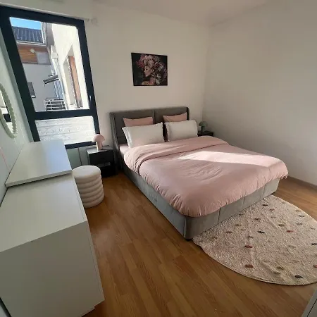 Apartment Charming, Quiet With A View *